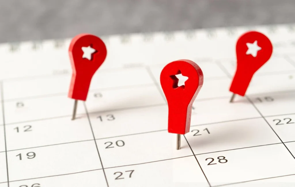 Student balancing studies and online work with effective time management